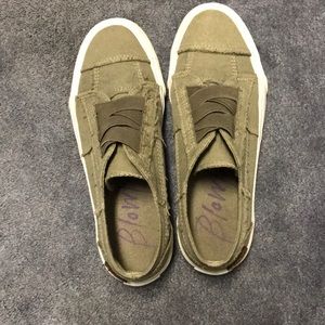 Blowfish grey slip on loafers. Only worn once